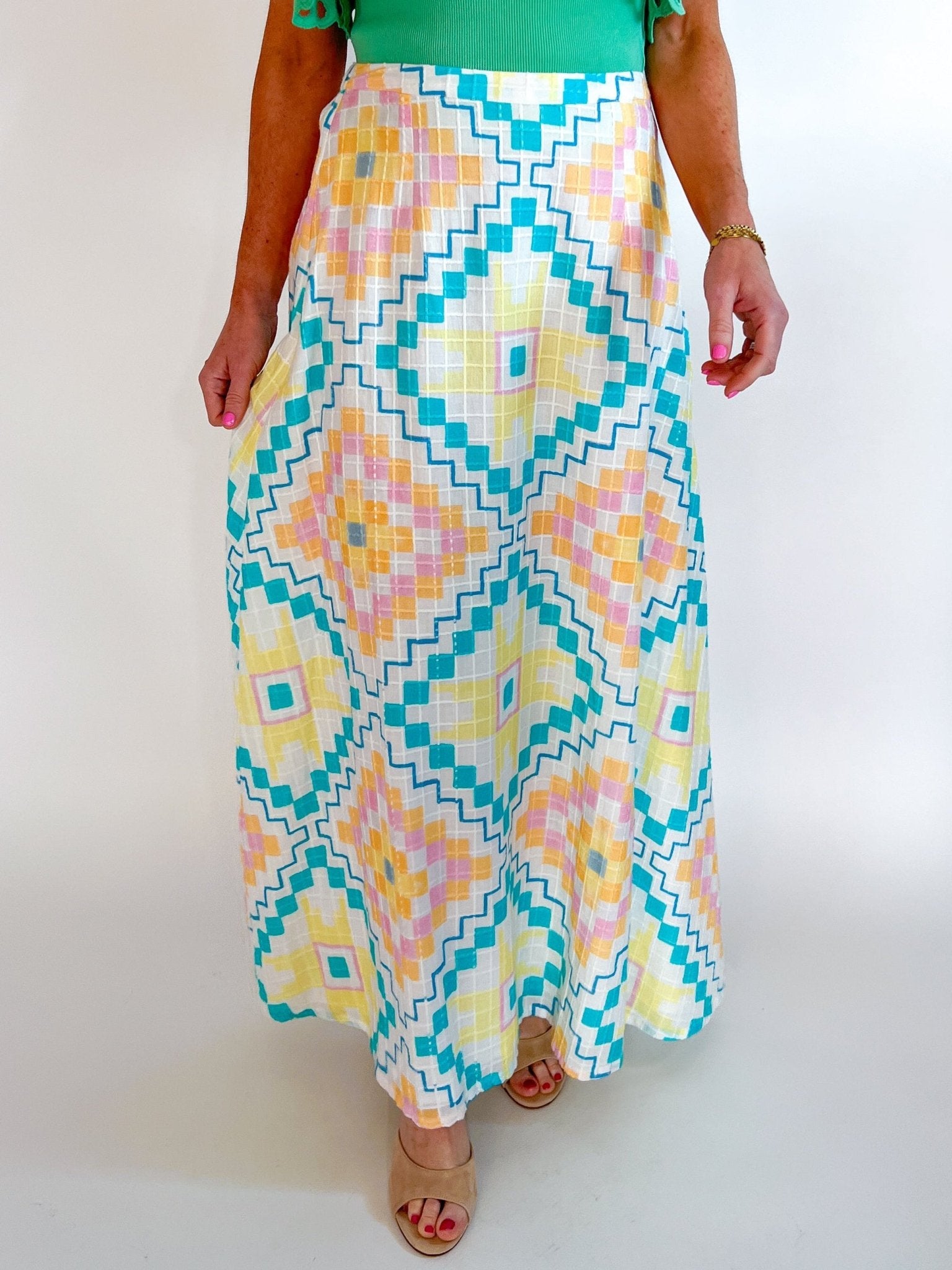 Multicolor geometric print midi skirt with high-waisted fit