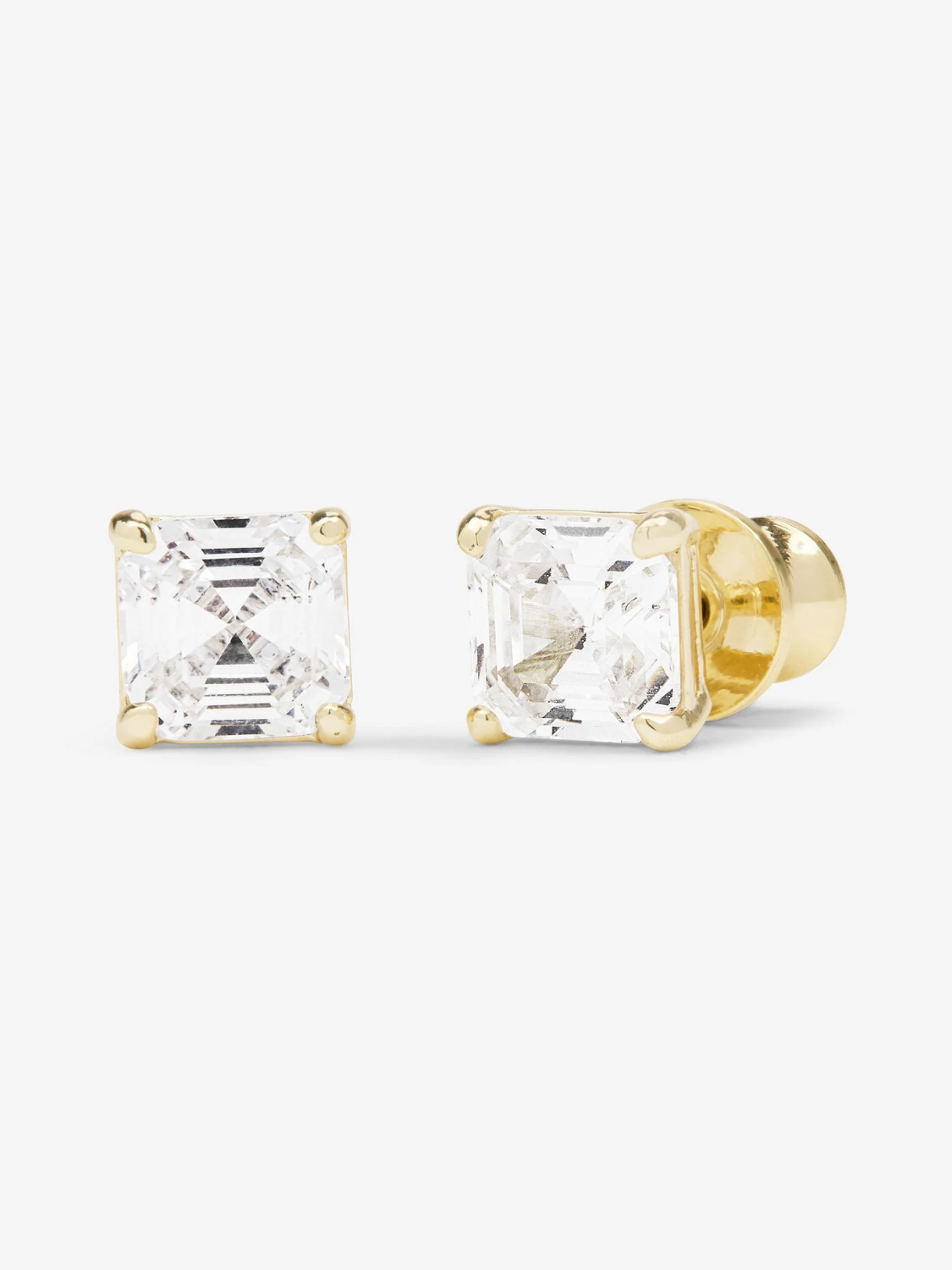 Queens 6mm Stud Earrings with sparkling simulated diamond in polished gold setting