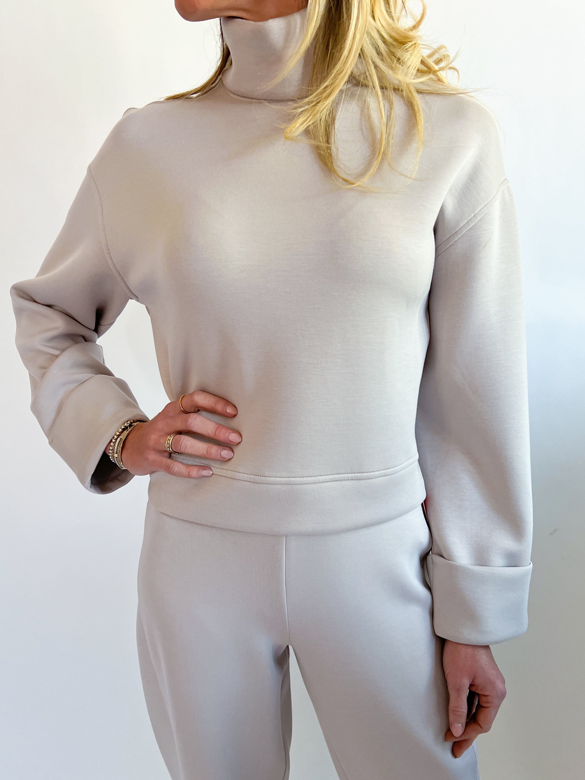 Airessentials Cropped Turtleneck – Swoon Boutique New Orleans