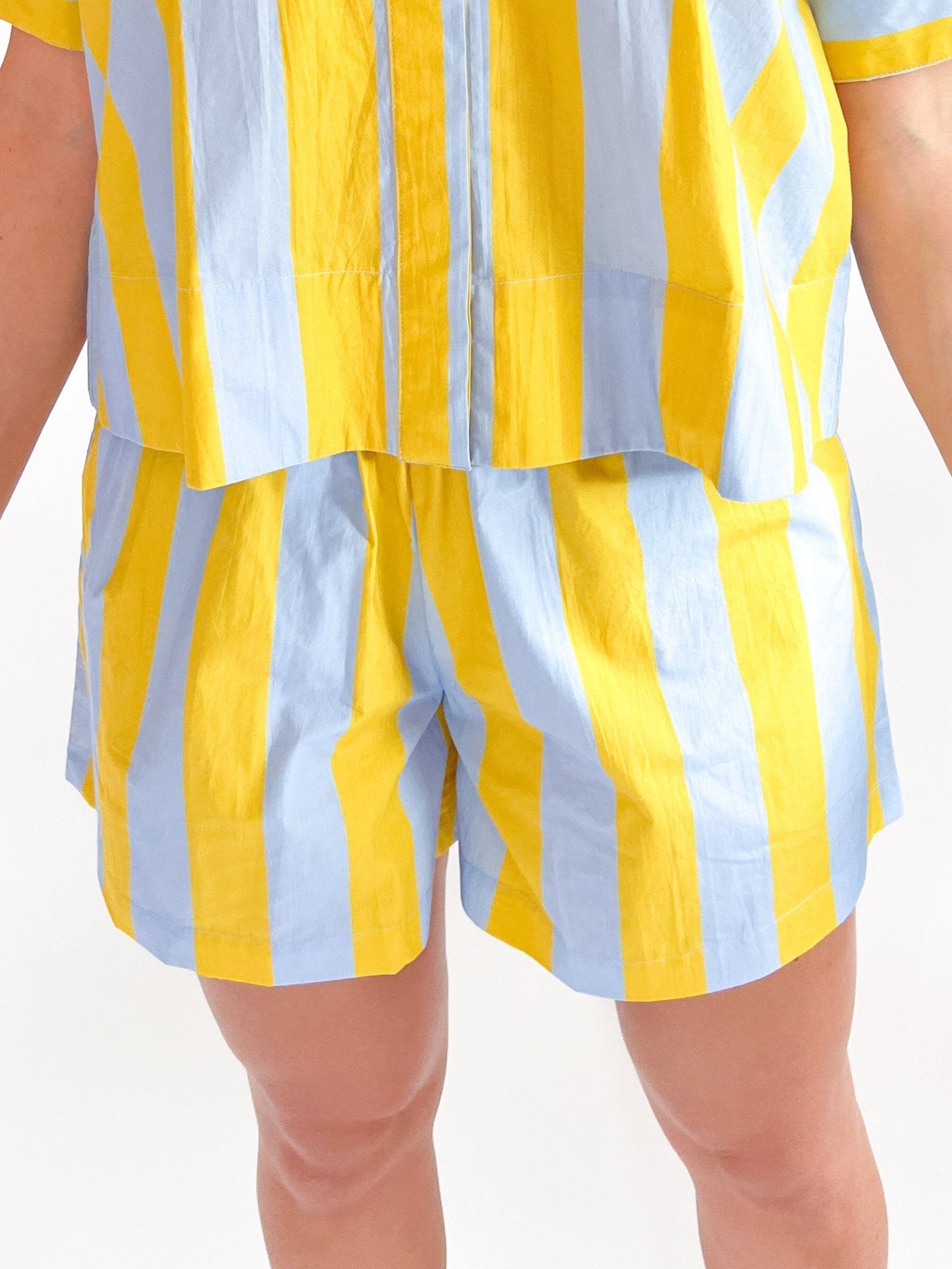 Striped pull-on pool shorts