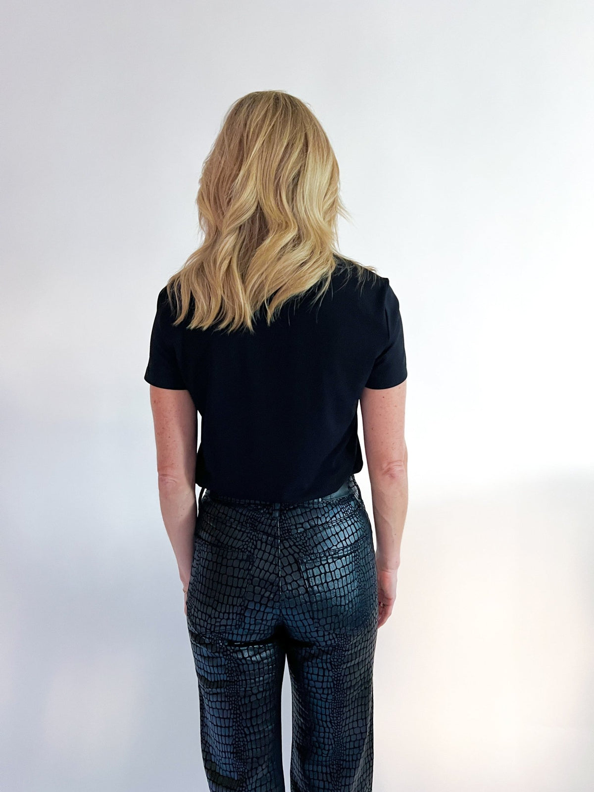 Everyday Essential Tee - Swoon Boutique New Orleans