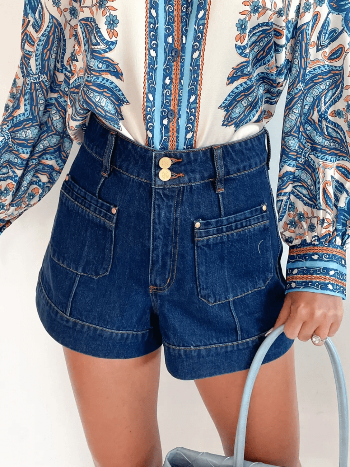 Denim shorts with frayed hem