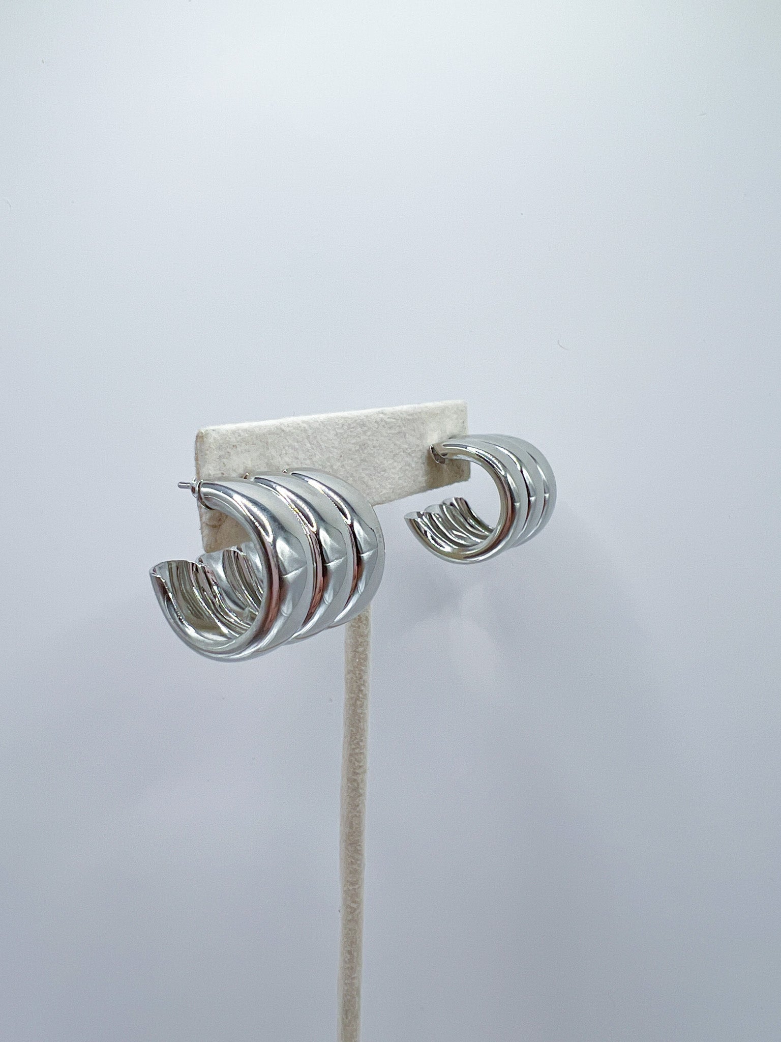 Nicole Hoop Earring - Swoon Boutique New Orleans