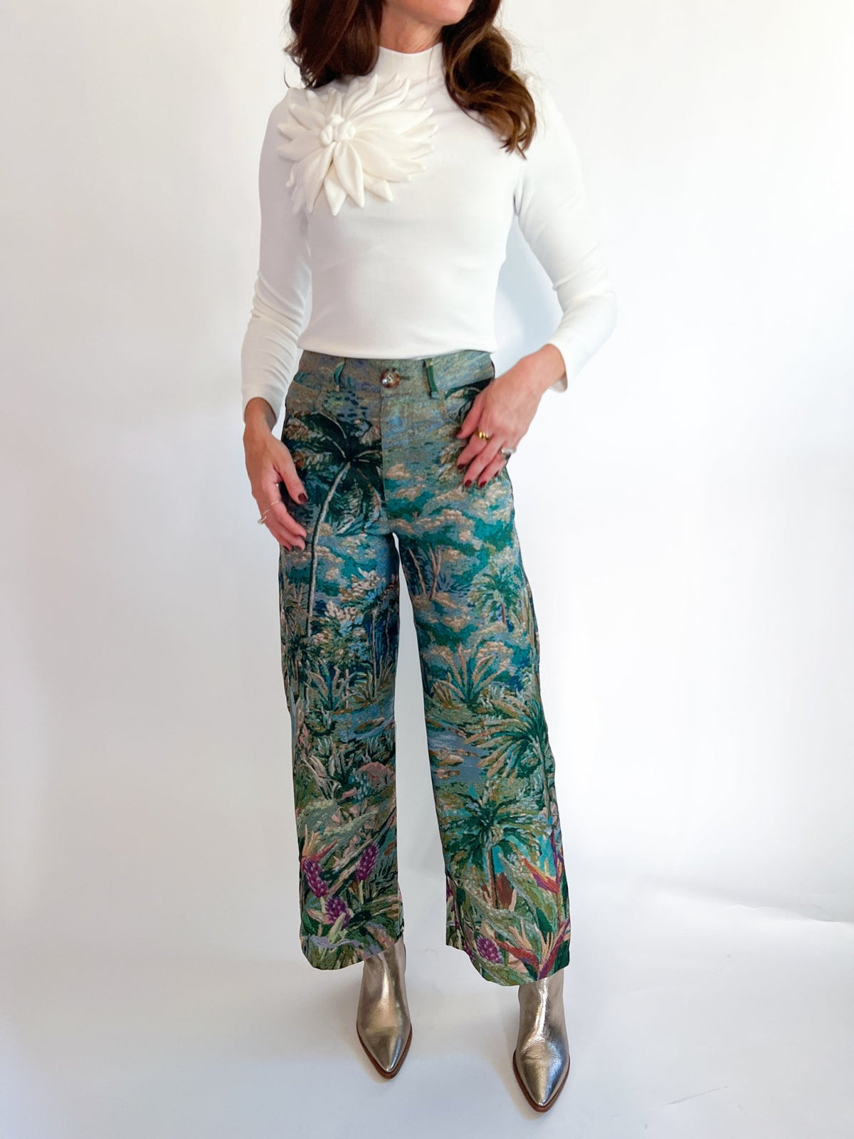 Off-White Long Sleeve Flower Top - Swoon Boutique New Orleans