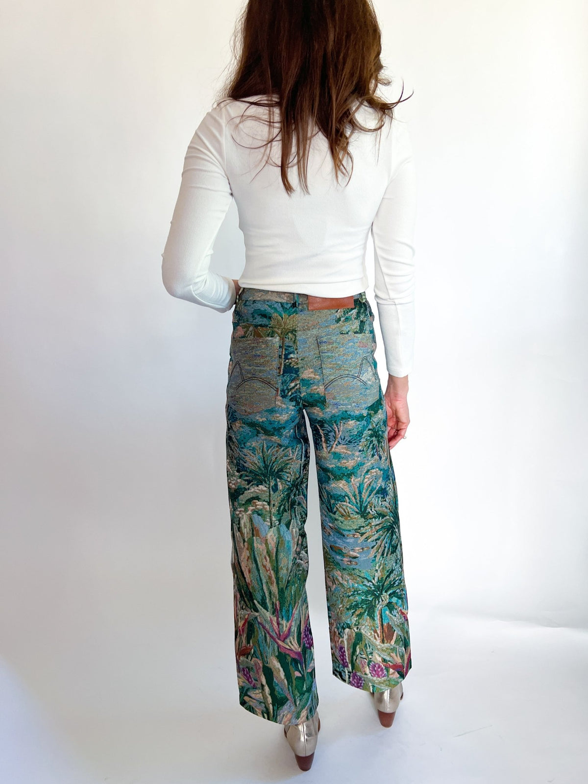 Off-White Long Sleeve Flower Top - Swoon Boutique New Orleans