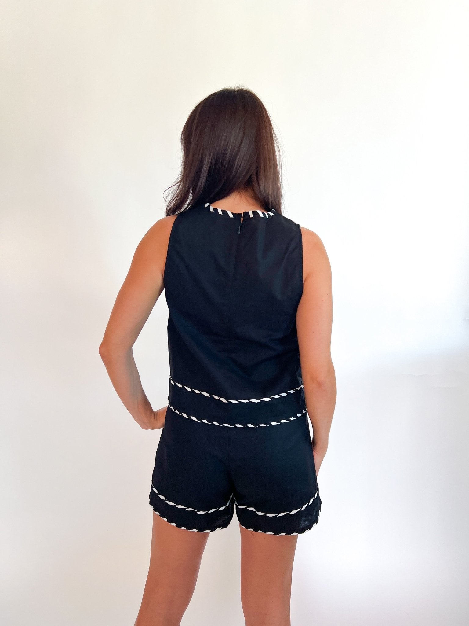 Twisted Trim Solid Shorts - Swoon Boutique New Orleans